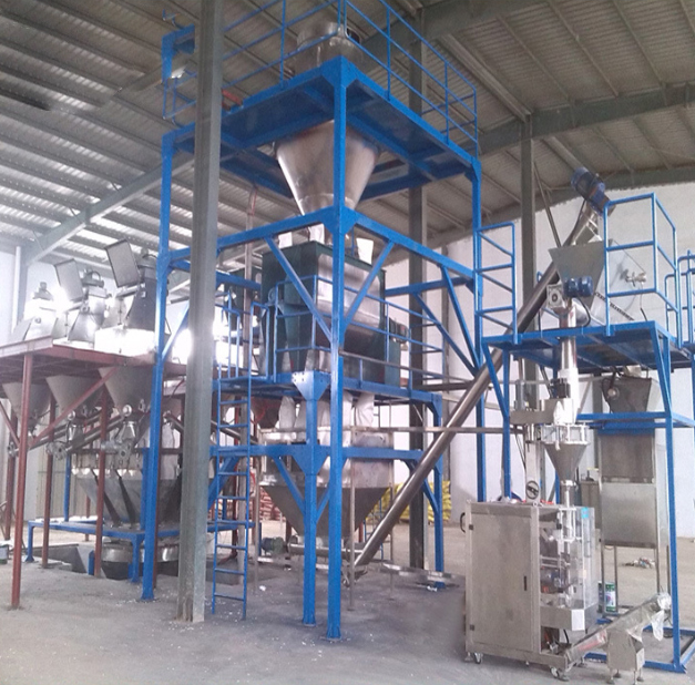 客户：含腐植酸水溶肥料粉剂包装机